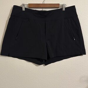 Athleta Trekkie North Shorts